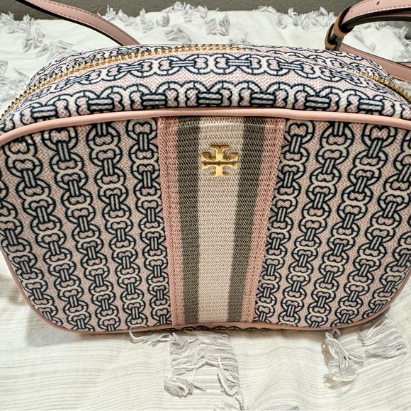 Tory Burch small crossbody - Picture 1 of 9